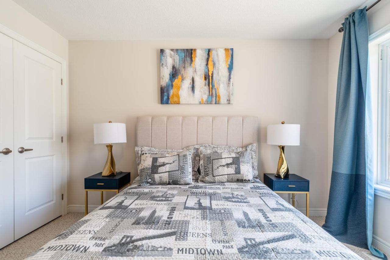 Globalstay Modern Townhomes In Lakeshore Steps To The Beach Hamilton Exterior foto