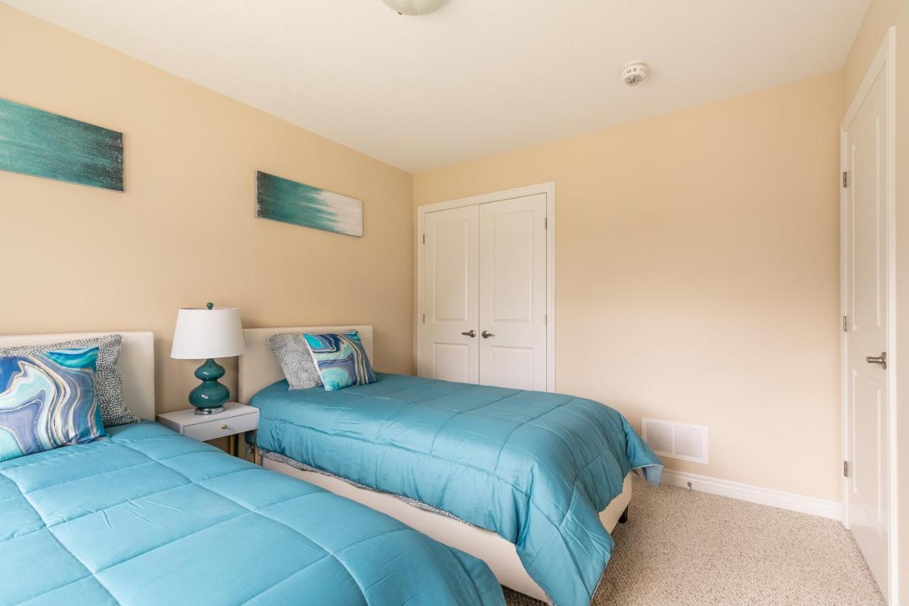Globalstay Modern Townhomes In Lakeshore Steps To The Beach Hamilton Exterior foto